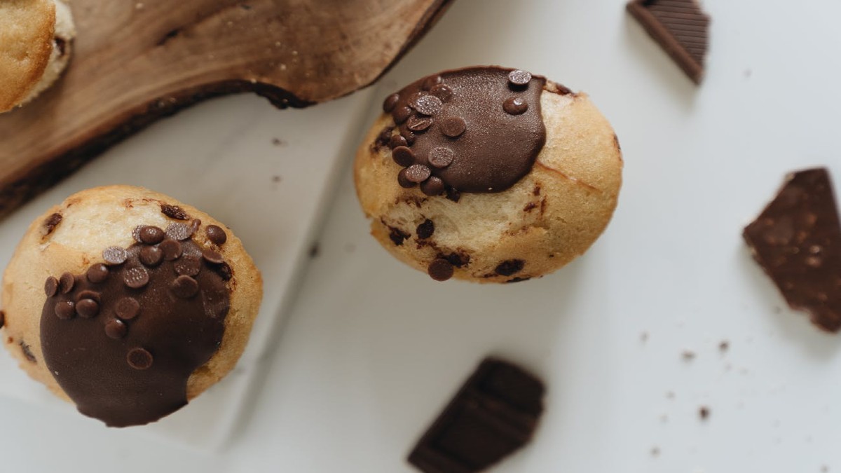 Η συνταγή για τα πιο νόστιμα σοκολατένια cupcakes