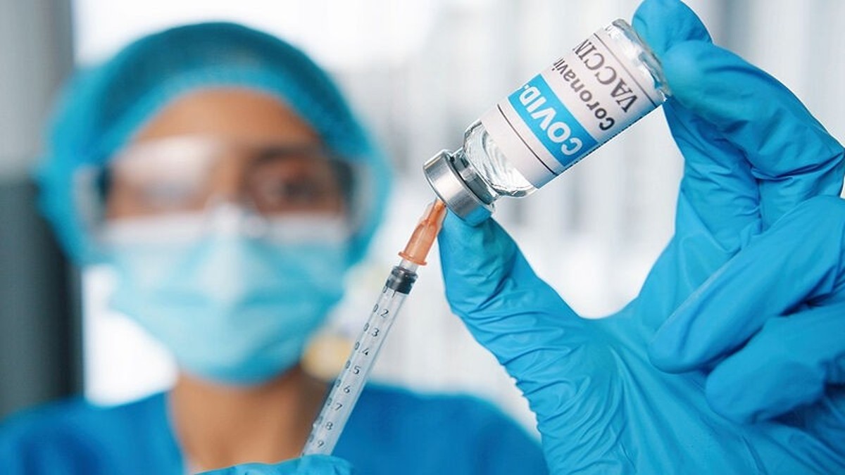 Κορωνοϊός – “Βόμβα” με την Johnson & Johnson: “Παγώνει” την παραγωγή του εμβολίου της