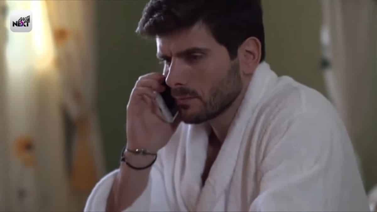 Θυμάστε τον Νικηφόρο από το «Μπρούσκο»; Θα μείνετε με το στόμα ανοικτό βλέποντας τη σπιταρόνα του Μάνου Γαβρά!