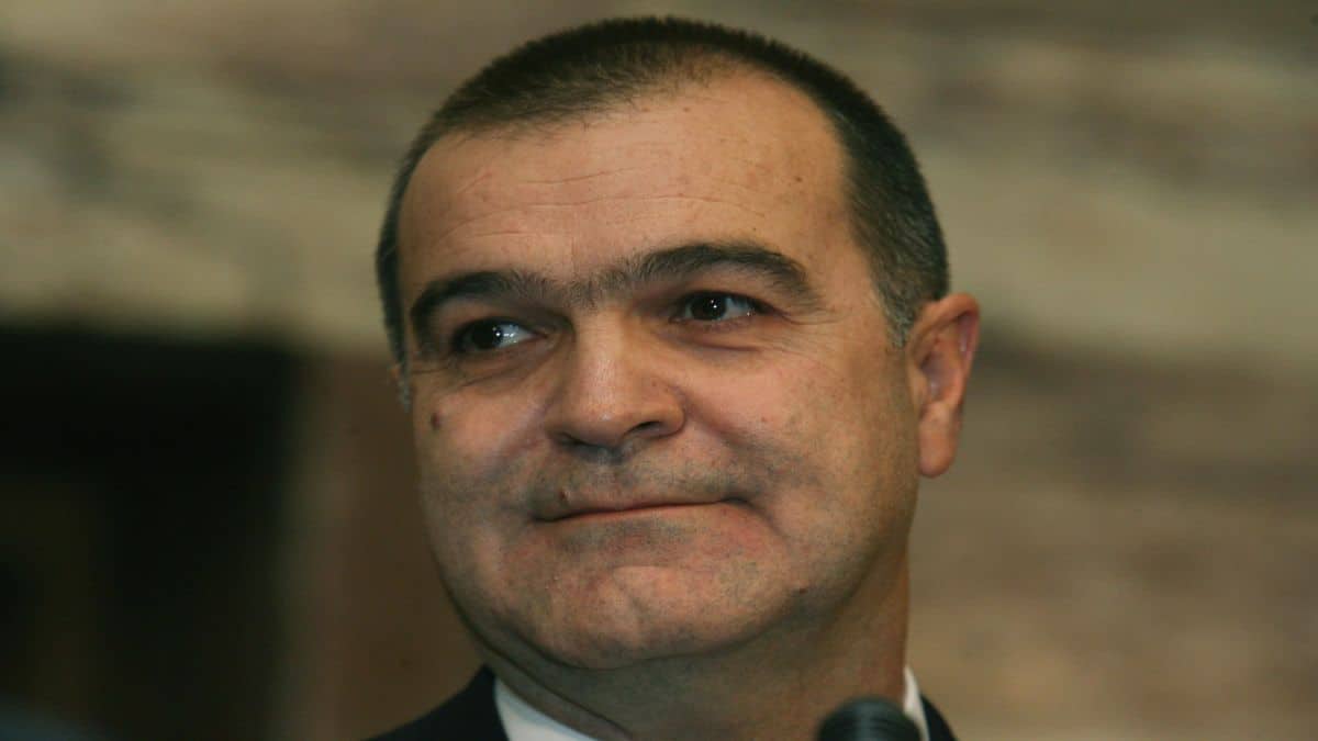 Νέος αγοραστής για το «παλάτι» του Βγενόπουλου – Πισίνα 103 τ.μ., πύργος 16 μέτρων (ΦΩΤΟ)
