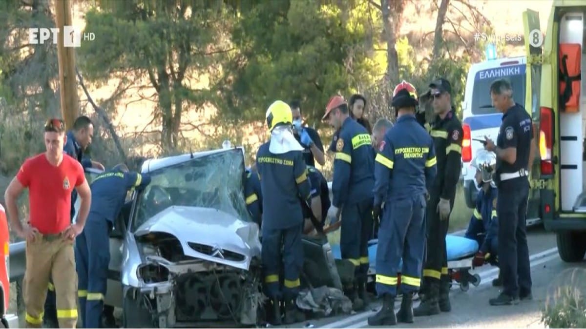 Σοβαρό τροχαίο ατύχημα στη Λ. Μαραθώνος: Σφοδρή σύγκρουση δύο οχημάτων – Αγωνία για γυναίκα οδηγό που απεγκλωβίστηκε (video)