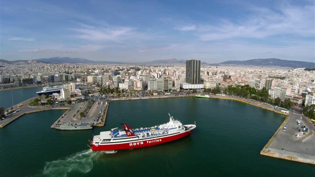Δεμένα τα πλοία σε Πειραιά, Ραφήνα, Λαύριο λόγω 9 μποφόρ – Τα δρομολόγια που δεν θα πραγματοποιηθούν