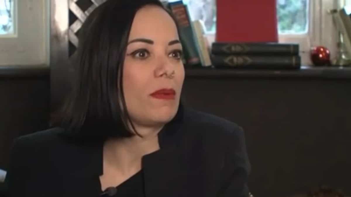 Κατά της παρένθετης μητέρας η Kατερίνα Τσάβαλου: «Πώς μπορείς να δώσεις ένα παιδί επειδή έχεις κάνει συμφωνία;»