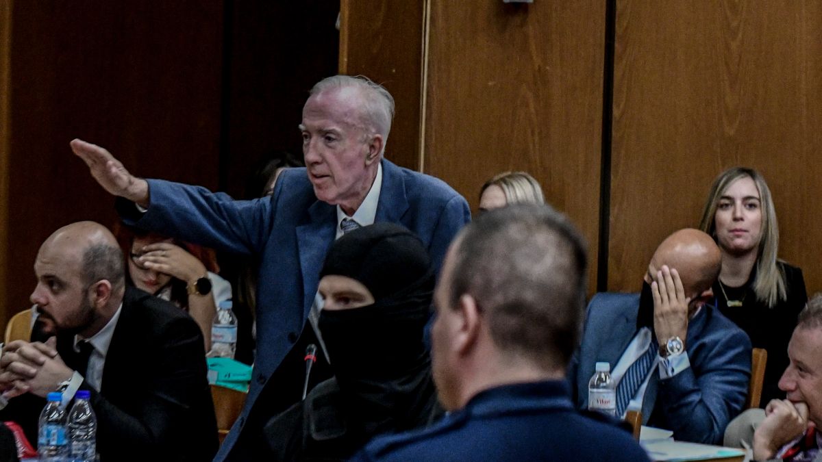 Κωνσταντίνος Πλεύρης: Διαγράφεται από τον ΔΣΑ για τον ναζιστικό χαιρετισμό στην δίκη της Χρυσής Αυγής