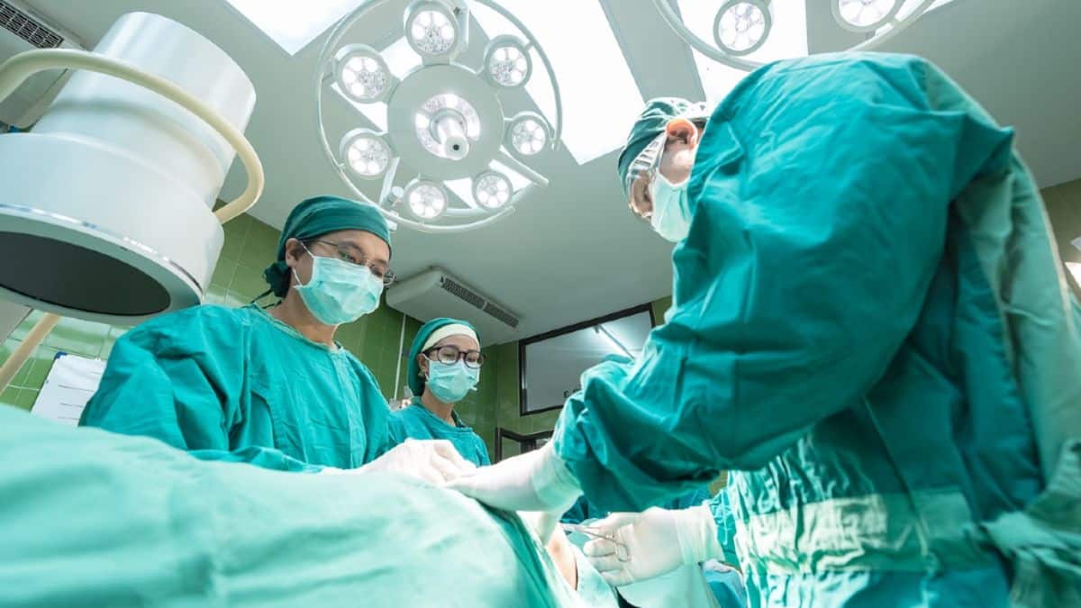 Ιδιωτικά ιατρεία των γιατρών του ΕΣΥ: Προς τη Βουλή το νομοσχέδιο