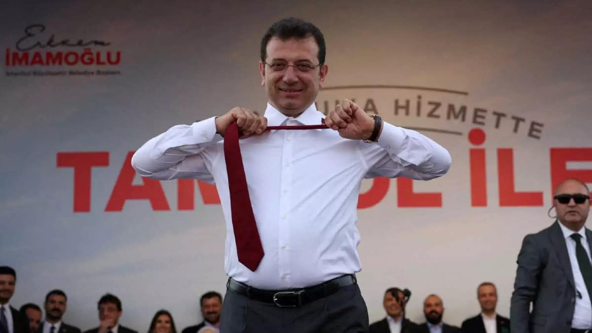 Θρίαμβος για Ιμάμογλου: Πέταξε γραβάτα και χόρεψε σε ποντιακούς ρυθμούς (video)