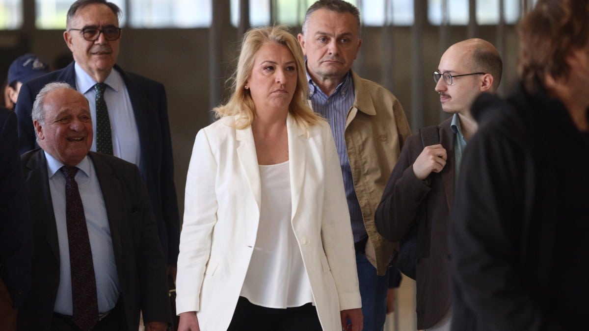Ρένα Δούρου : «Η μάνα μου πέθανε με τον καημό ότι η κόρη της διασύρθηκε – Κατασυκοφαντήθηκα και λοιδορήθηκα όσο κανείς άλλος»