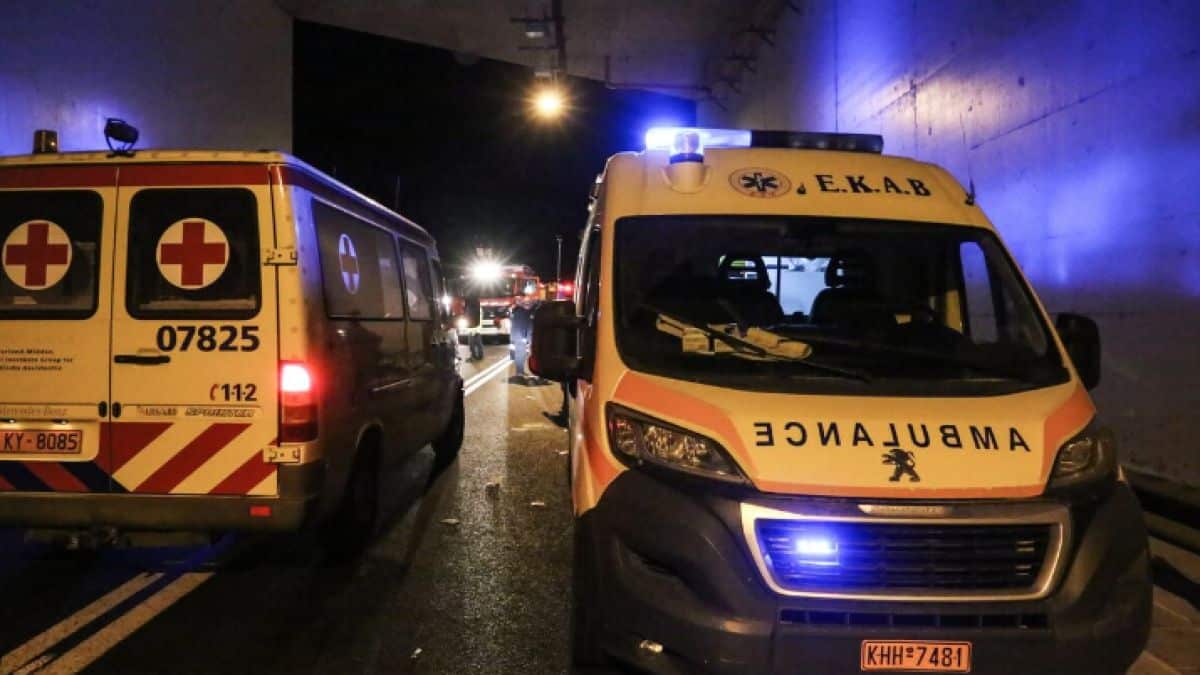 Νέα Ερυθραία: Μοιραία η σύγκρουση με 20χρονο μοτοσικλετιστή  και με ένα ΙΧ – Τραγική η κατάληξη του