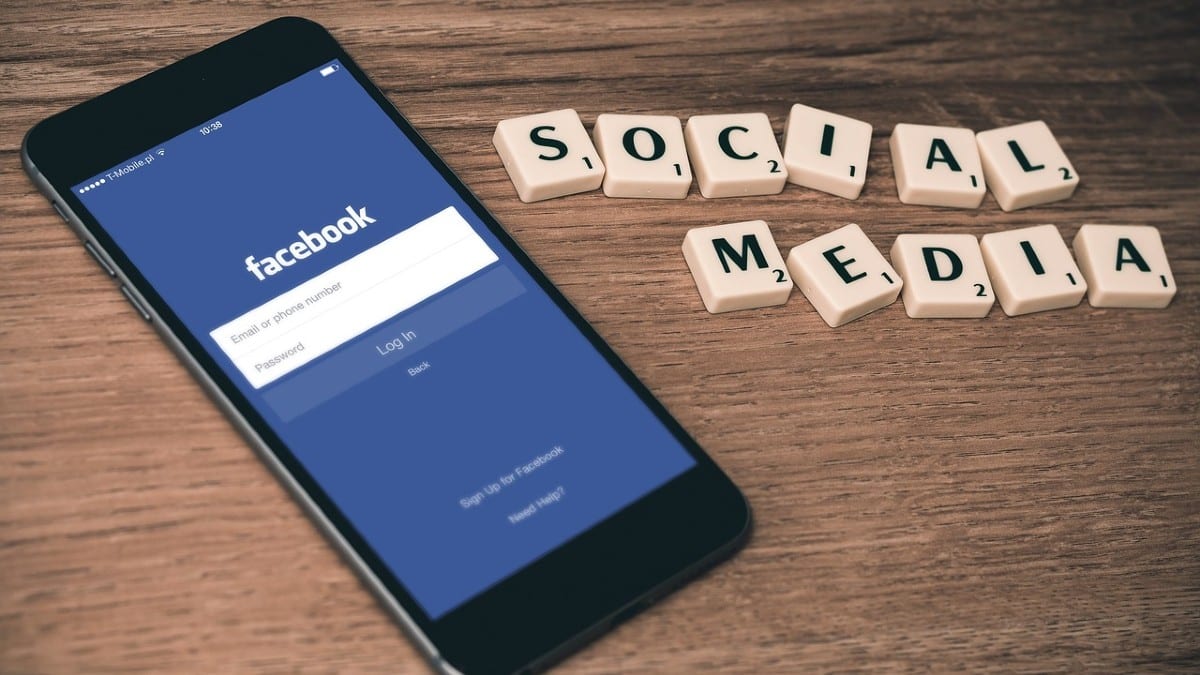 Προβλήματα και καθυστερήσεις σε Facebook και Messenger – Τι αντιμετωπίζουν οι χρήστες