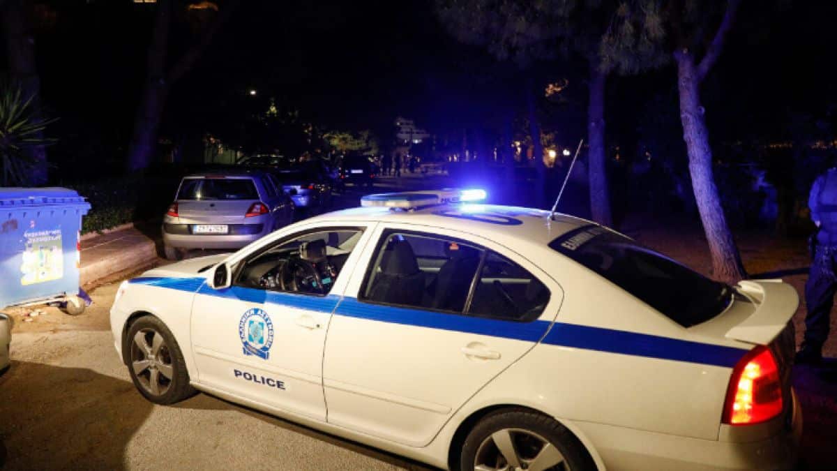 Φιλοπάππου: Έκρηξη εμπρηστικού μηχανισμού έξω από πολυκατοικία – Προκλήθηκαν υλικές ζημιές