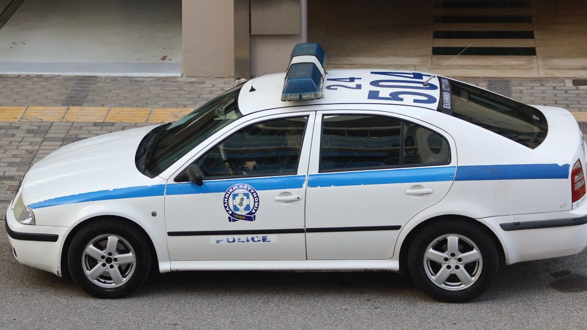 Ωρωπός: Τρόμος για ζευγάρι – Ένοπλοι κουκουλοφόροι τους έδεσαν και τους λήστεψαν μέσα στο σπίτι τους