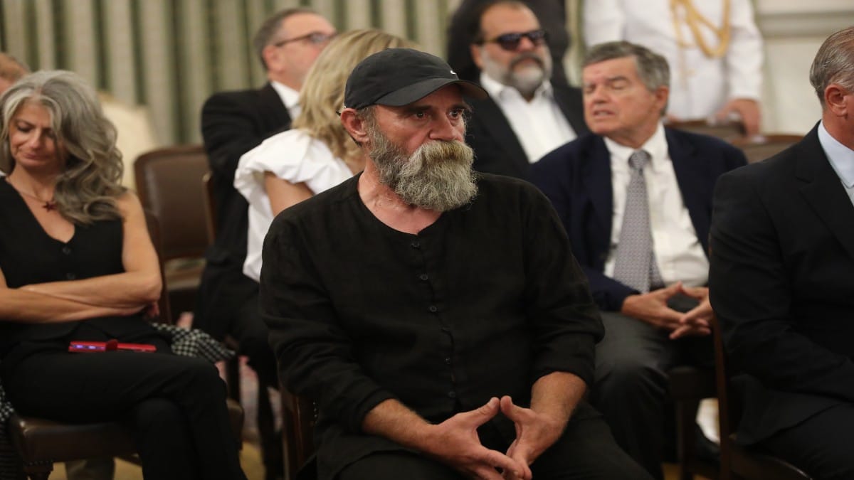 «Άλλος Άνθρωπος»: Η πρώτη δήλωση Πολυχρονόπουλου μετά την άσκηση της δίωξης – «Είμαι εδώ, ποτέ δεν κρύφτηκα»