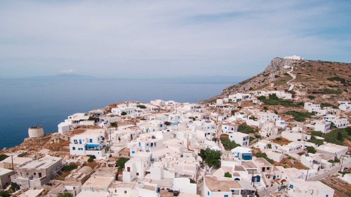 Άγρια τοπία, γαλήνια ατμόσφαιρα και εκλεκτά προϊόντα: Ένα νησί που τους μαγεύει όλους