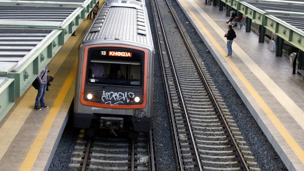 Συναγερμός στον Περισσό: 31χρονος επιτέθηκε με πριόνι σε γυναίκα επιβάτη