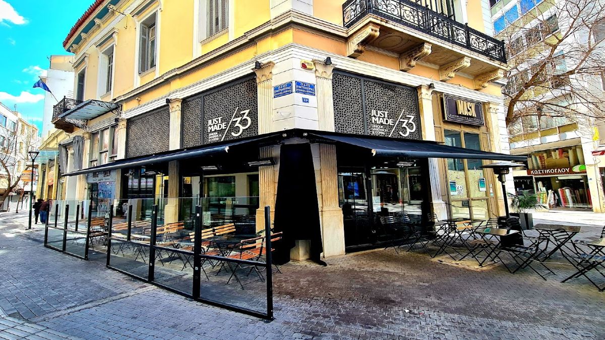 Just Made 33: Το γωνιακό στέκι που είναι talk of the town – Ιδανικό για όλες τις ώρες της ημέρας
