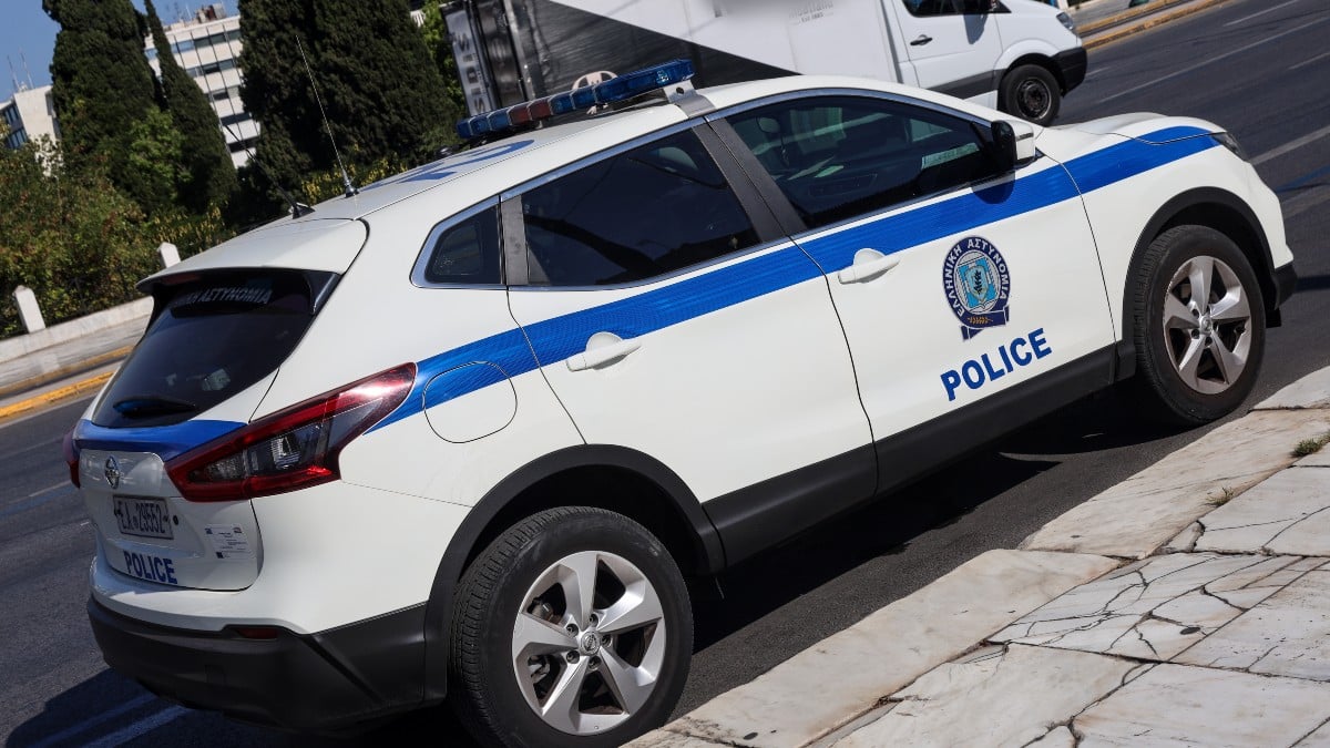 Τρόμος στη Θεσσαλονίκη: Κουκουλοφόροι παρίσταναν τους αστυνομικούς, εισέβαλλαν σε διαμέρισμα και ξυλοκόπησαν τρεις ενοίκους