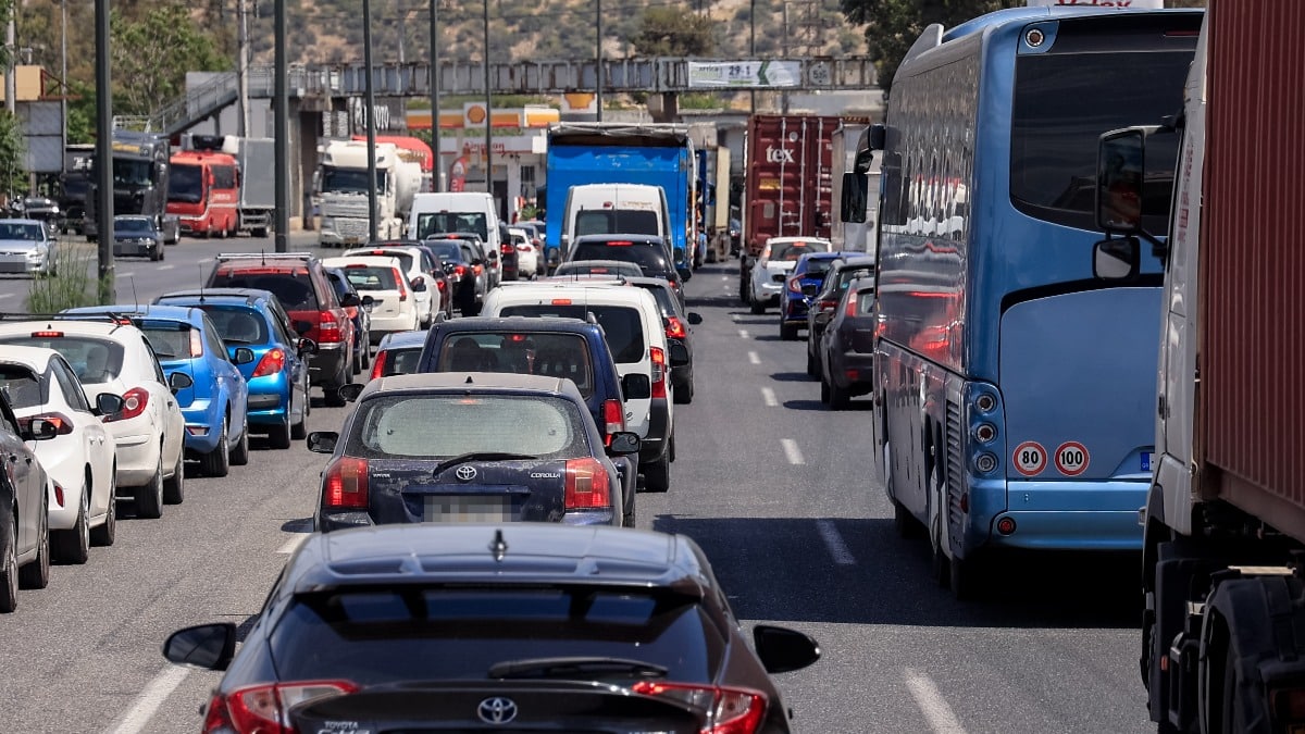 Βουρ στην εξυγίανση: Έρχονται 1.000 κάμερες στην Αττική και πρόστιμα με sms στους παραβάτες οδηγούς