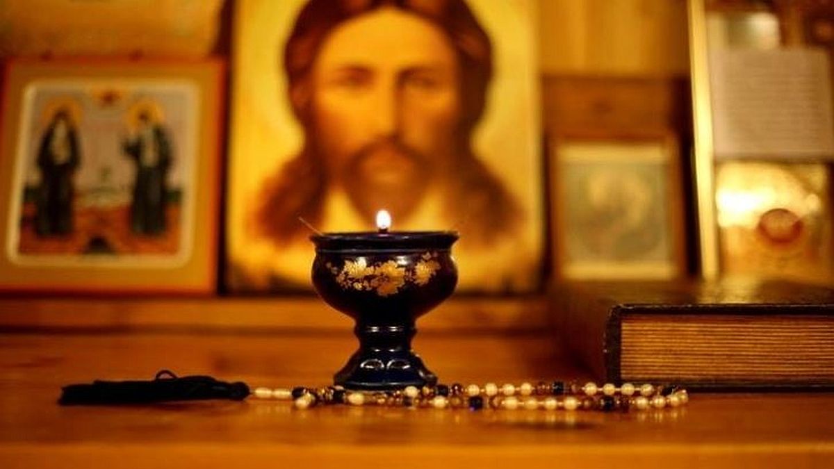 «Τις νύχτες γίνονται θαύματα»: Να λες αυτήν την προσευχή του Άγιου Εφραίμ, κάθε βράδυ πριν κοιμηθείς