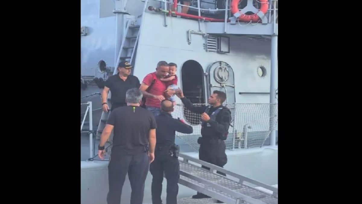 Αποστομωτική απάντηση της Δημάρχου Τήλου: Τουρίστρια ζητούσε να πετάξουν πρόσφυγες στη θάλασσα – «Αυτό το νησί δεν είναι για εσάς»