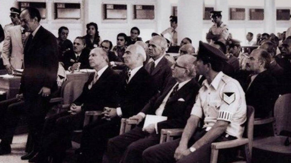 16/10/1975: Αρχίζει η ιστορική Δίκη του Πολυτεχνείου – Οι δικτάτορες στο εδώλιο και η μεγάλη απόφαση του Κωνσταντίνου Καραμανλή πριν από την έναρξή της