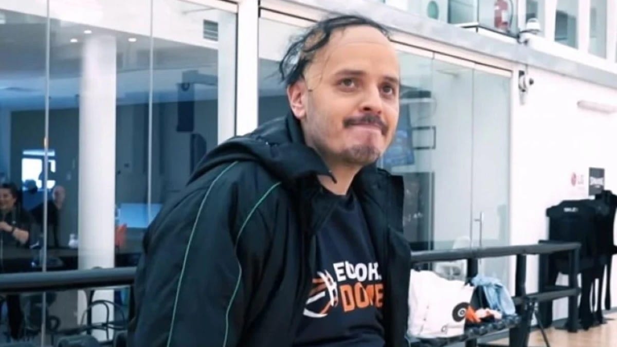 Ο λόγος που εξαφανίστηκε ο «κυρ Αλέκος» για 4 χρόνια – Έξαλλος ο Τσουβέλας!