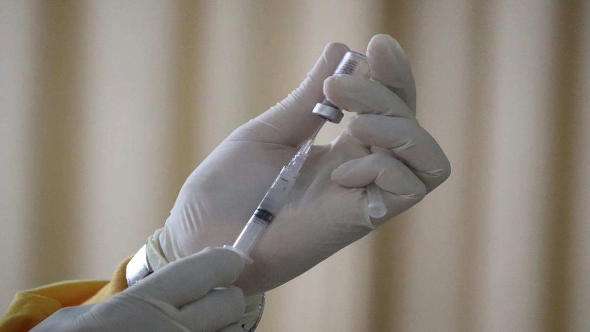 Εμβόλια: 4 ψέματα και 1 αλήθεια που κανείς δεν σου έχει πει