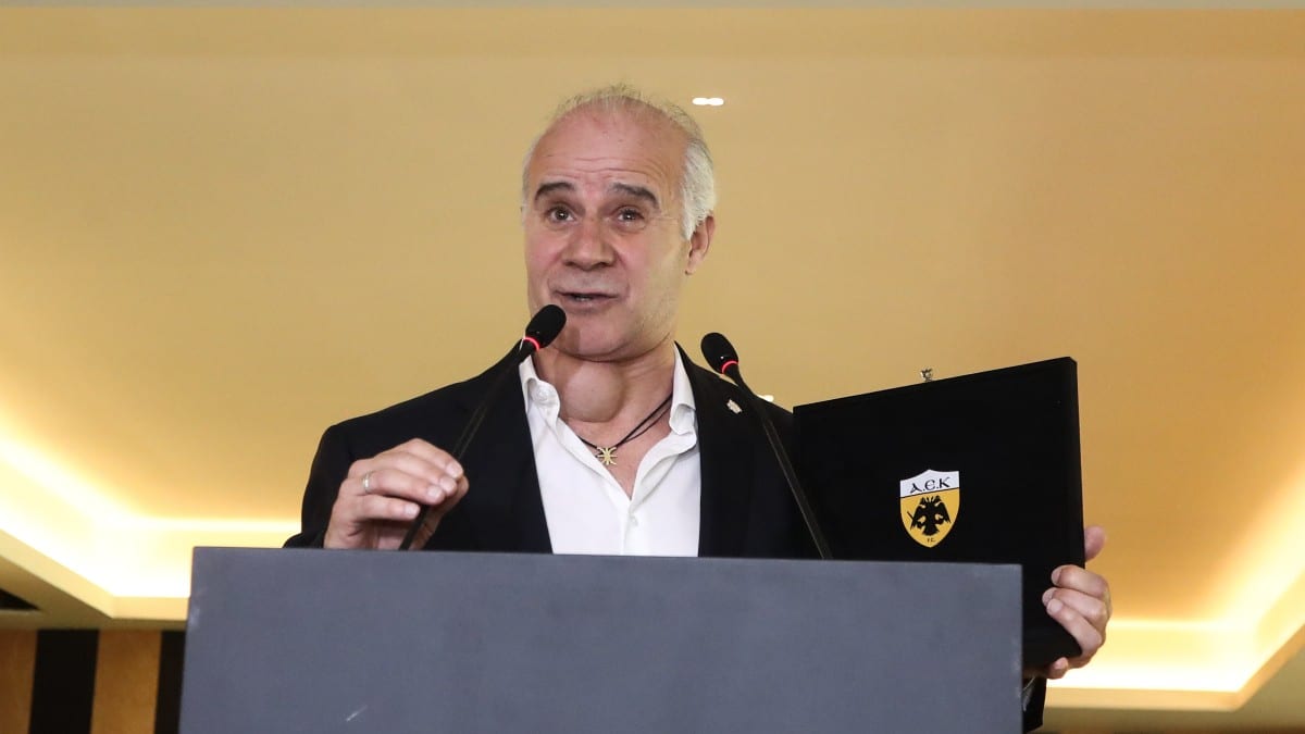 Λίπωμα: Τι είναι ο όγκος που έχει ο Μητσικώστας στο λαιμό του – Οι κίνδυνοι και πότε χρειάζεται θεραπεία