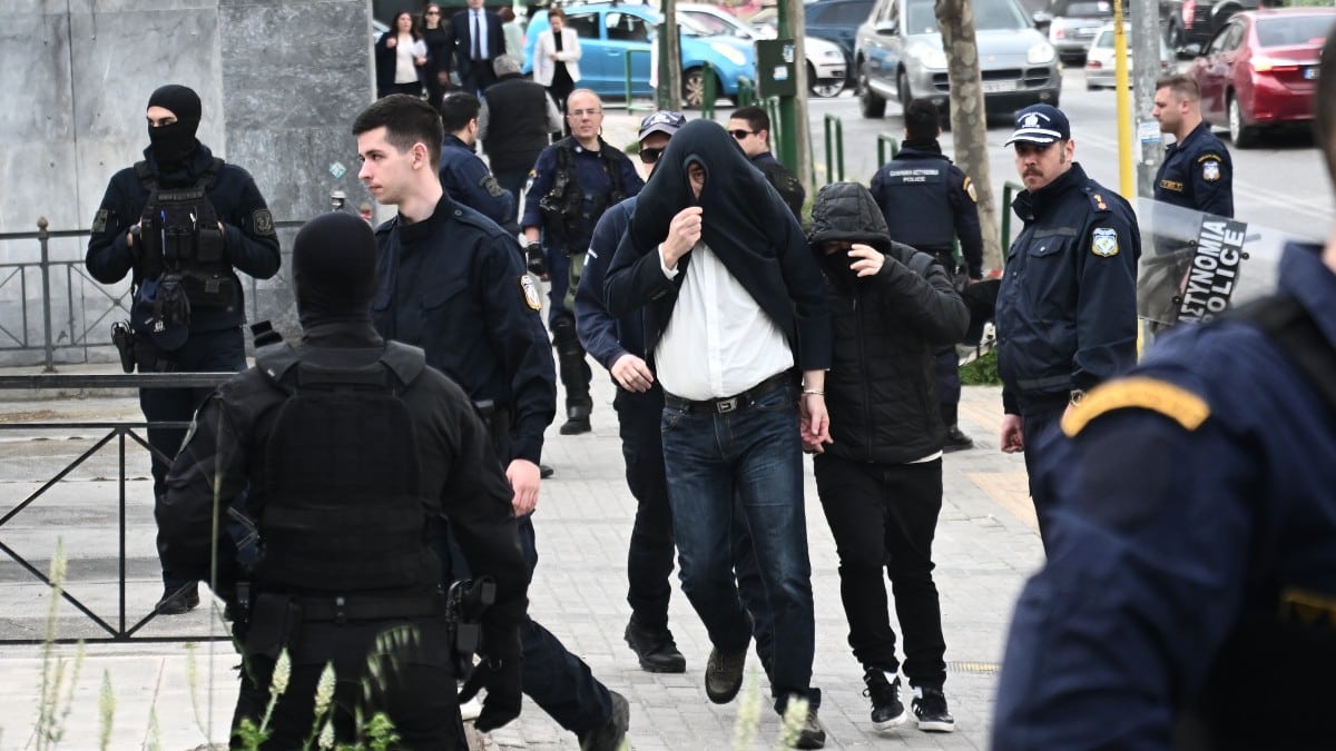 Κολωνός: Ένοχοι 11 κατηγορούμενοι για το βιασμό της 12χρονης – Αθωώθηκαν έξι