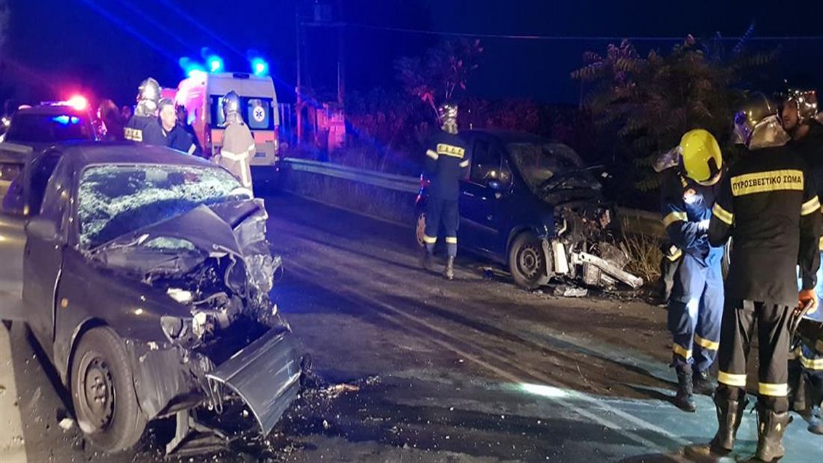 Σοβαρό τροχαίο στον Άγιο Στέφανο: Φορτηγό συγκρούστηκε με ΙΧ, μάχη για την ζωή του δίνει ένας άνδρας!