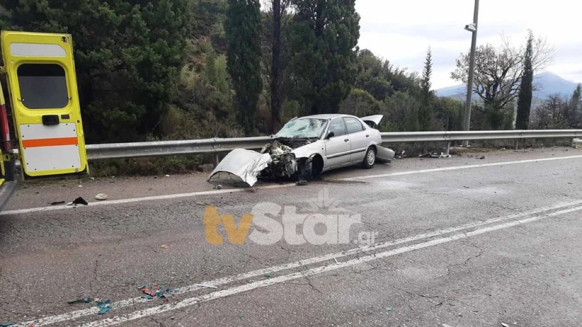 Τροχαίο δυστύχημα στην Αράχωβα: ΙΧ συγκρούστηκε μετωπικά με φορτηγό – Νεκρός ένας 73χρονος