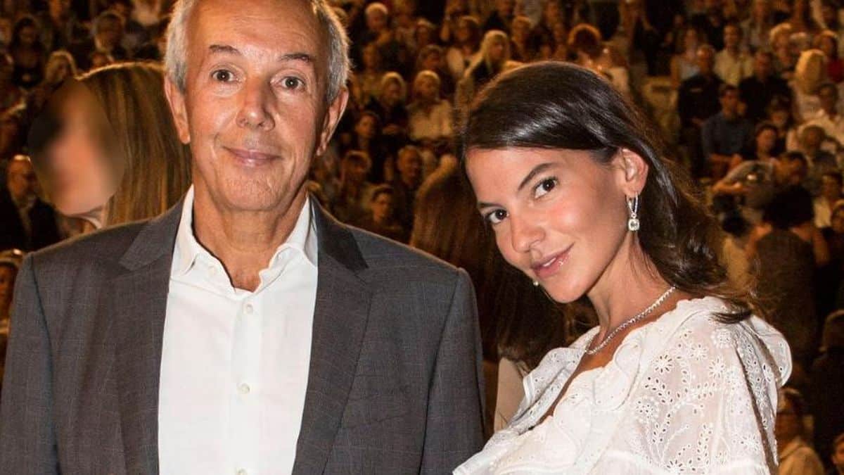 Γιάννης Κούστας – Δήμητρα Μέρμηγκα: Πασίγνωστη τραγουδίστρια η νονά του 3ου τους παιδιού