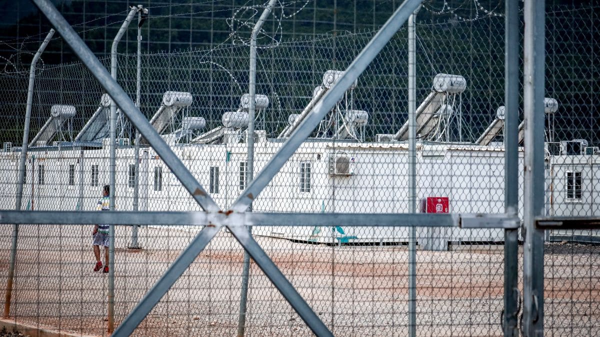 Φρίκη στη δομή της Μαλακάσας: Μαστίγωσαν και κακοποίησαν σεξουαλικά ανήλικο