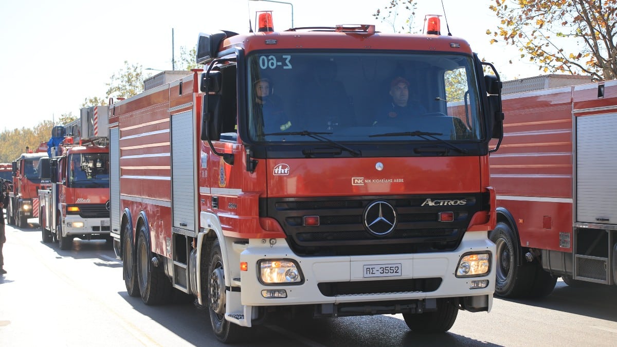 Συναγερμός στο Πέραμα: Ξέσπασε φωτιά σε σκάφος