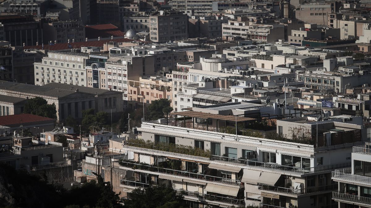 Κατοικίες: «Καλπάζει» η αγορά ακινήτων – Ποιες είναι οι τάσεις για το 2025