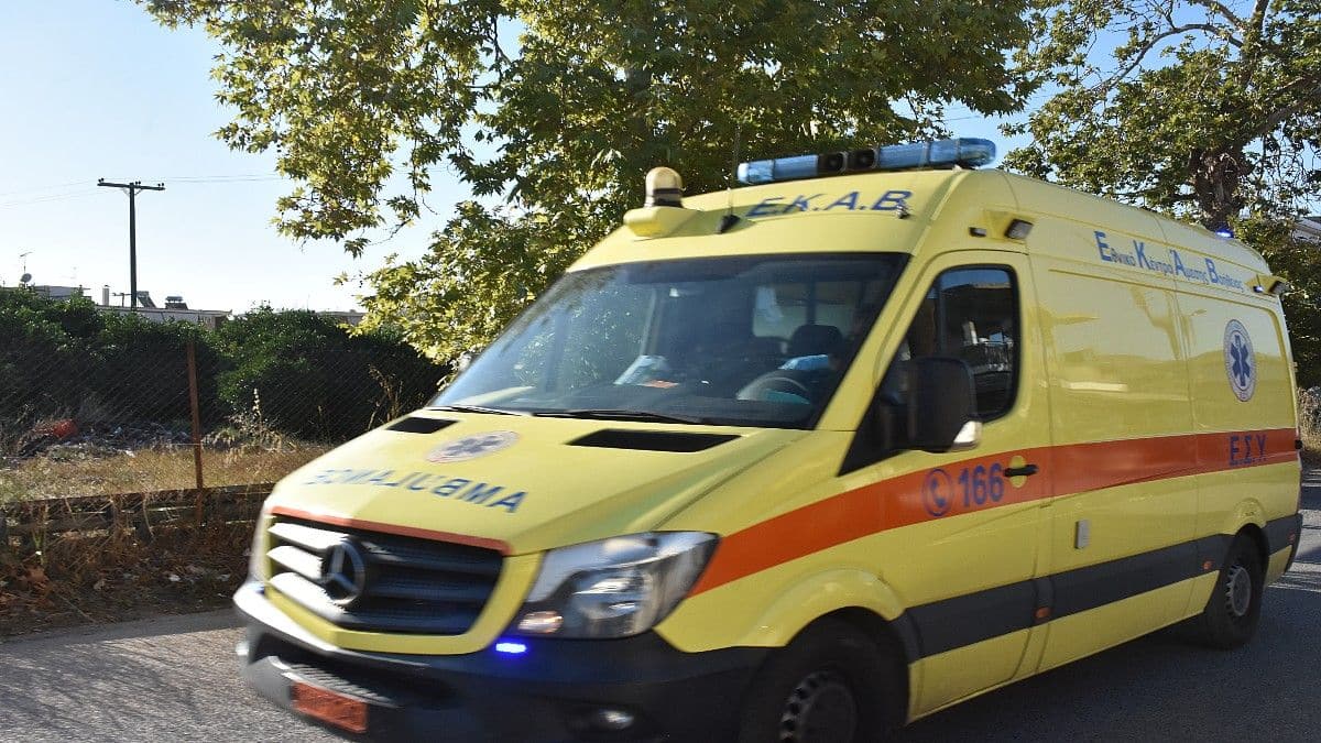 Αδιανόητη τραγωδία στην Αιγιάλεια: Άντρας κρεμάστηκε από το μπαλκόνι του σπιτιού του