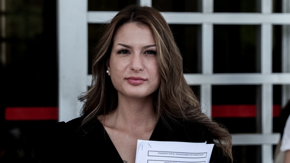 Κηλίδες αίματος «καίνε» τη Γεωργία Μπίκα: Επιβεβαιώνεται ότι αρπάχθηκε και ξυλοκοπήθηκε ο διοργανωτής του πάρτι