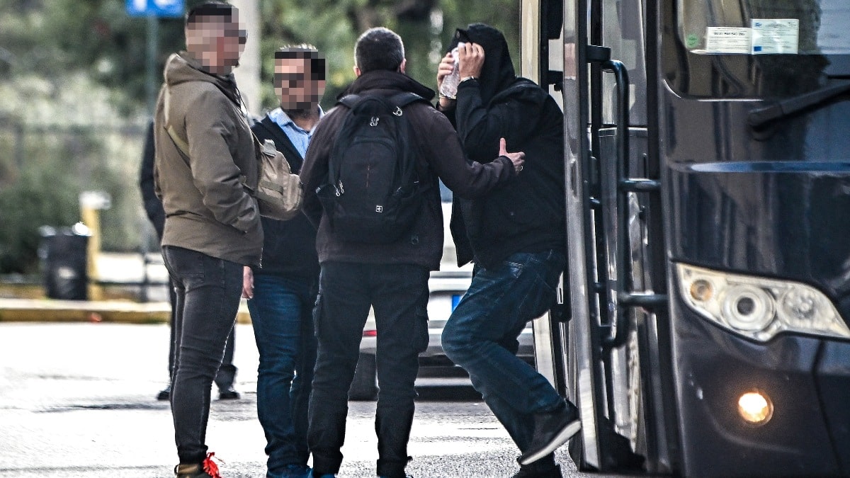 Κύκλωμα προστασίας οίκων ανοχής: Προφυλακίζεται ο δεύτερος υπαρχηγός – Ελεύθεροι οι υπόλοιποι 9 κατηγορούμενοι