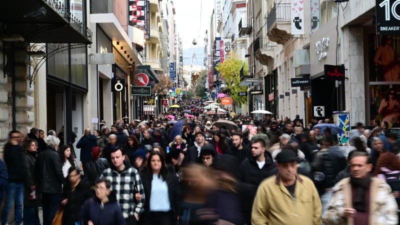 Θεοφάνεια: Ποια καταστήματα θα είναι ανοιχτά – Πότε κάνουν πρεμιέρα οι χειμερινές εκπτώσεις