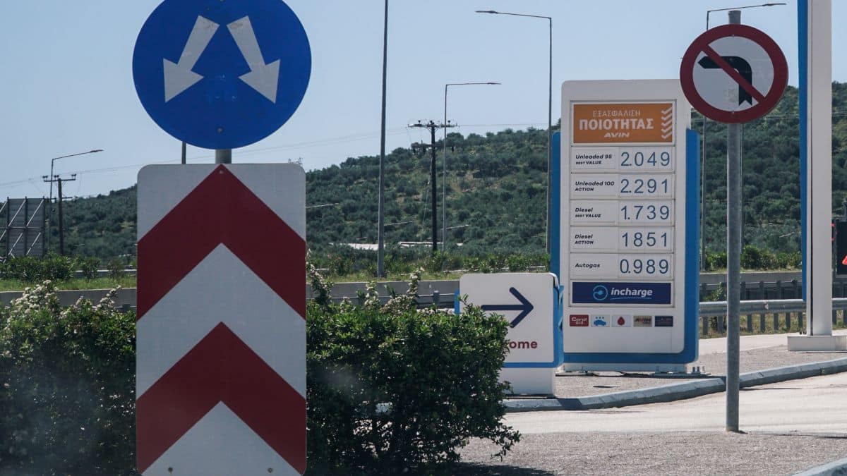 Καύσιμα: Επιστρέφει ο εφιάλτης του 2 ευρώ το λίτρο στη βενζίνη; Πόσο αναμένεται να αυξηθούν τις επόμενες μέρες;
