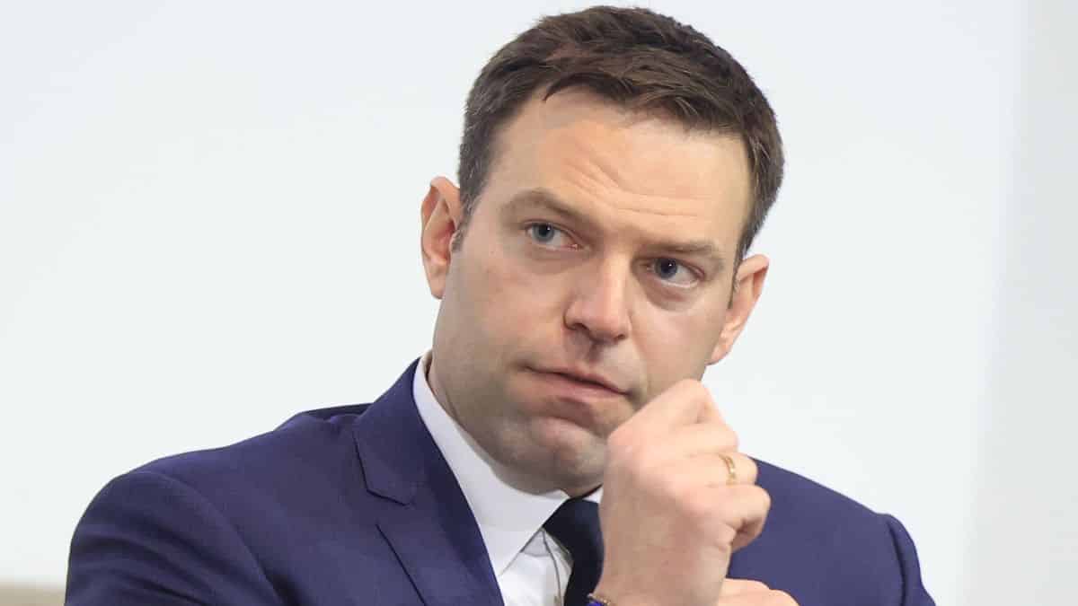 «Στην κόλαση θα πας»: Εισβολή της Ελένης Λουκά στην παρουσίαση βιβλίου του Στέφανου Κασσελάκη!