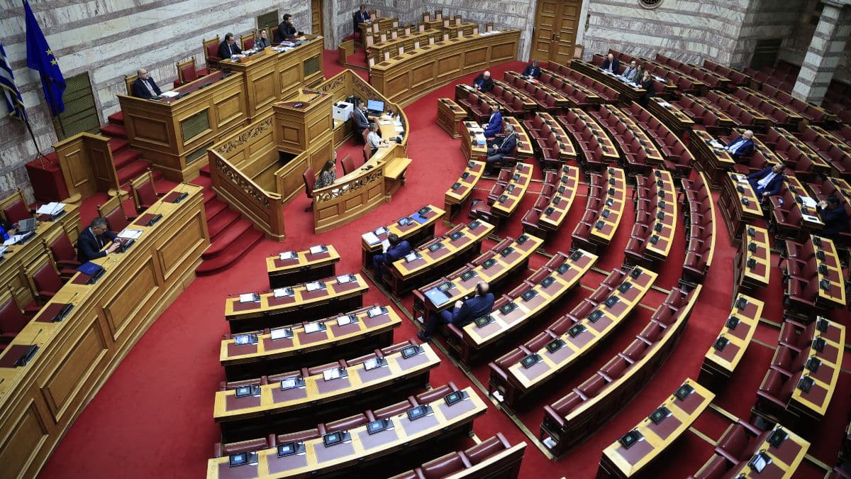 12 Φεβρουαρίου 2012: Ψηφίζεται από τη βουλή το δεύτερο μνημόνιο!