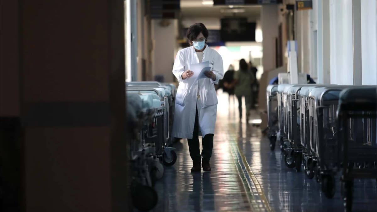 Άσχημα νέα από τον ΕΟΔΥ: 17 θάνατοι από κορωνοϊό και 7 από γρίπη την τελευταία εβδομάδα