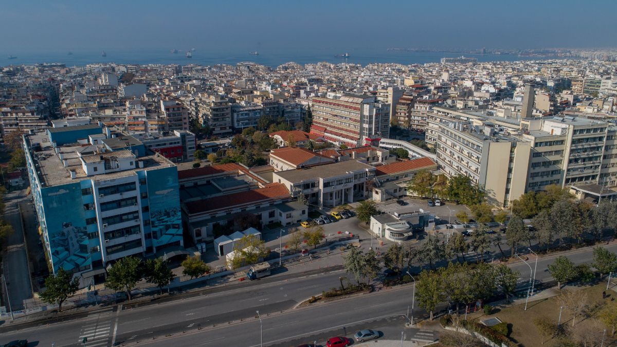 Ντροπή: Δημοσιογράφοι μπήκαν με τα κινητά τους στο δωμάτιο του 37χρονου λήπτη των νεφρών του 3χρονου Άγγελου!