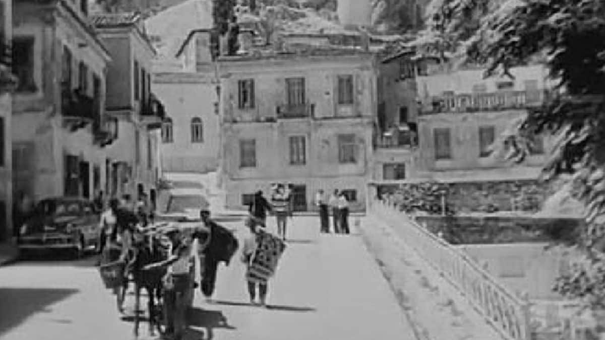 Κουίζ για την παλιά Αθήνα: Μπορείς να αναγνωρίσεις τη συνοικία της φωτογραφίας;