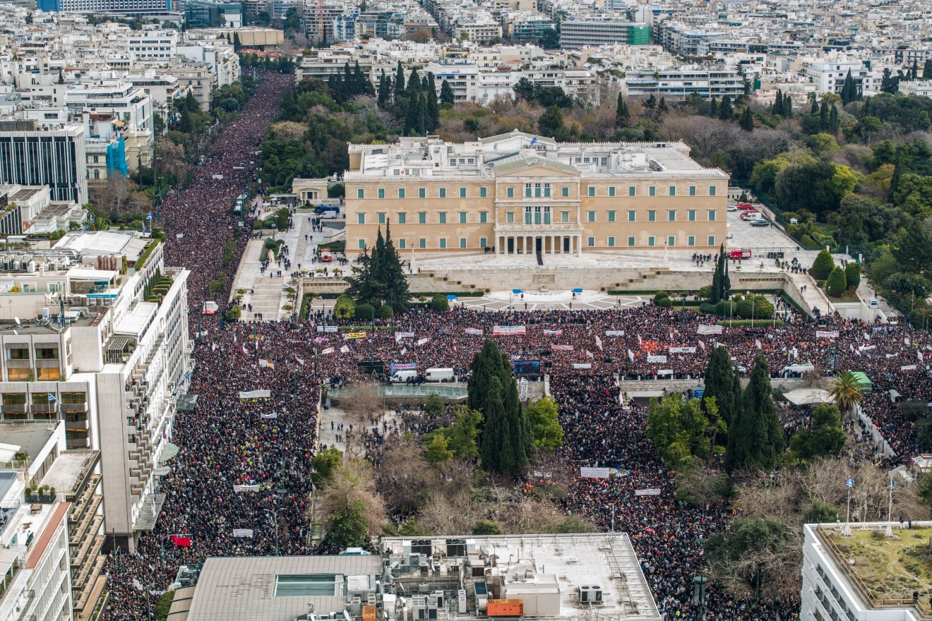 Τα Τέμπη πρωταγωνιστούν στα διεθνή ΜΜΕ: «Εκατοντάδες χιλιάδες άνθρωποι διαδήλωσαν ζητώντας δικαιοσύνη»