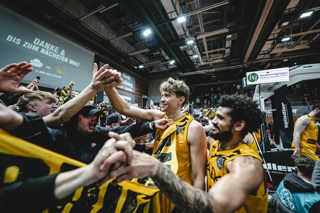 Βούρτζμπουργκ-ΑΕΚ 71-77: Με τρομερό Γκόλντεν πήρε τεράστιο «διπλό»