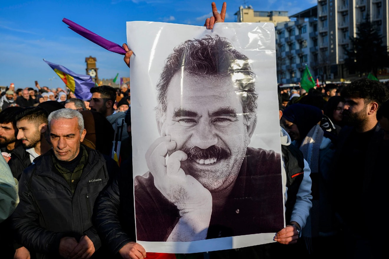 Κοσμογονικές εξελίξεις στην Τουρκία: Εκεχειρία με ΡΚΚ και αίτημα των Κούρδων για απελευθέρωση Οτσαλάν