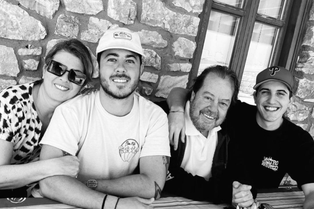 Ο Γιάννης Πάριος άφησε… σπόντα για την Αλιμπέρτη: «Νανούριζε τον Μιχαήλ και βγήκε φάλτσος»