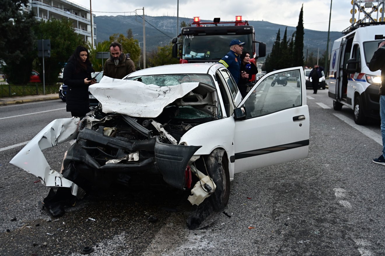 Ολόκληρη οικογένεια ξεκληρίστηκε στο τροχαίο στην Κατεχάκη – Πώς έγινε η πολύνεκρη καραμπόλα